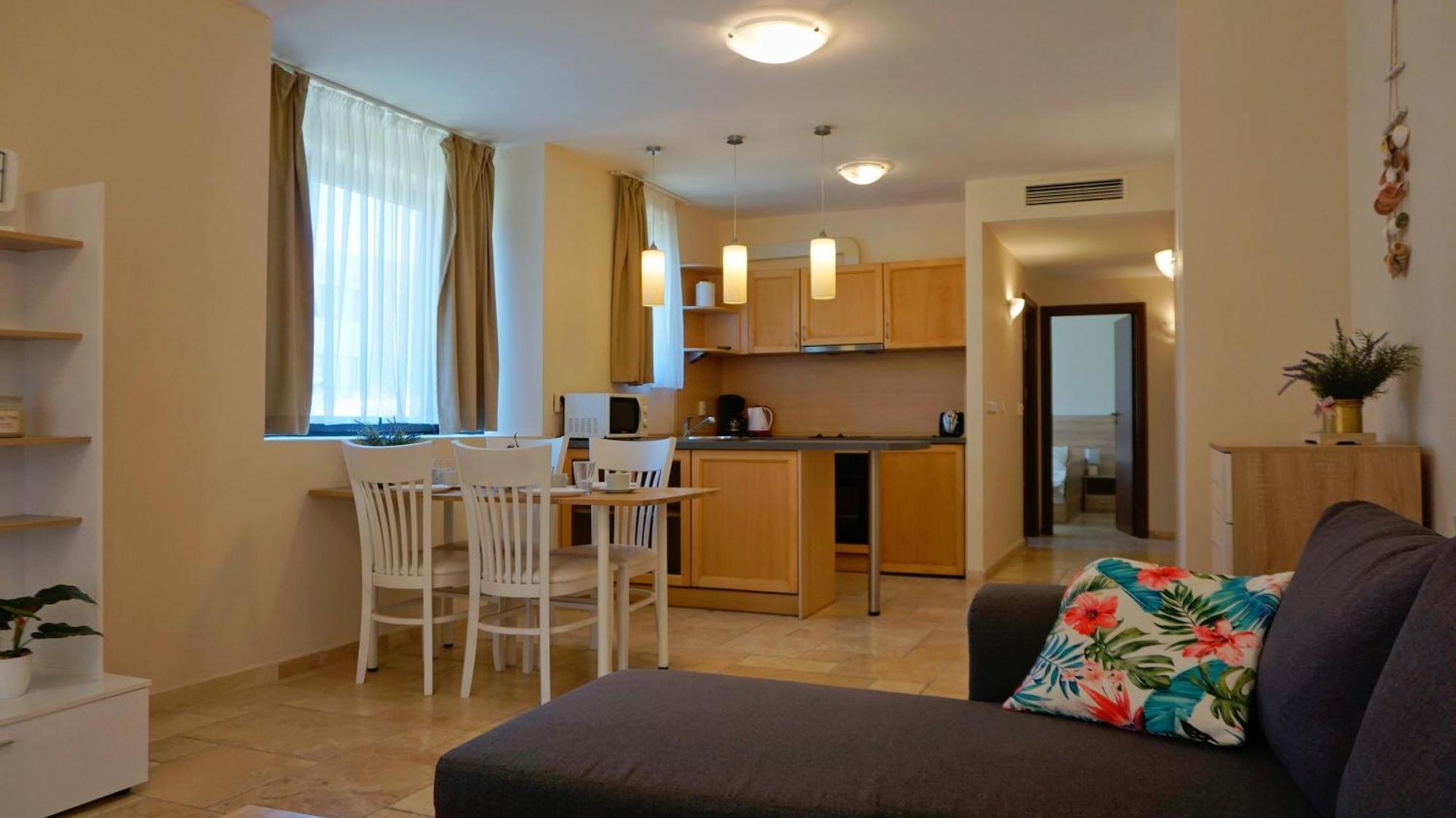 Ваканционни Апартаменти Калиакрия - Holiday Apartments Kaliakria Topola Εξωτερικό φωτογραφία